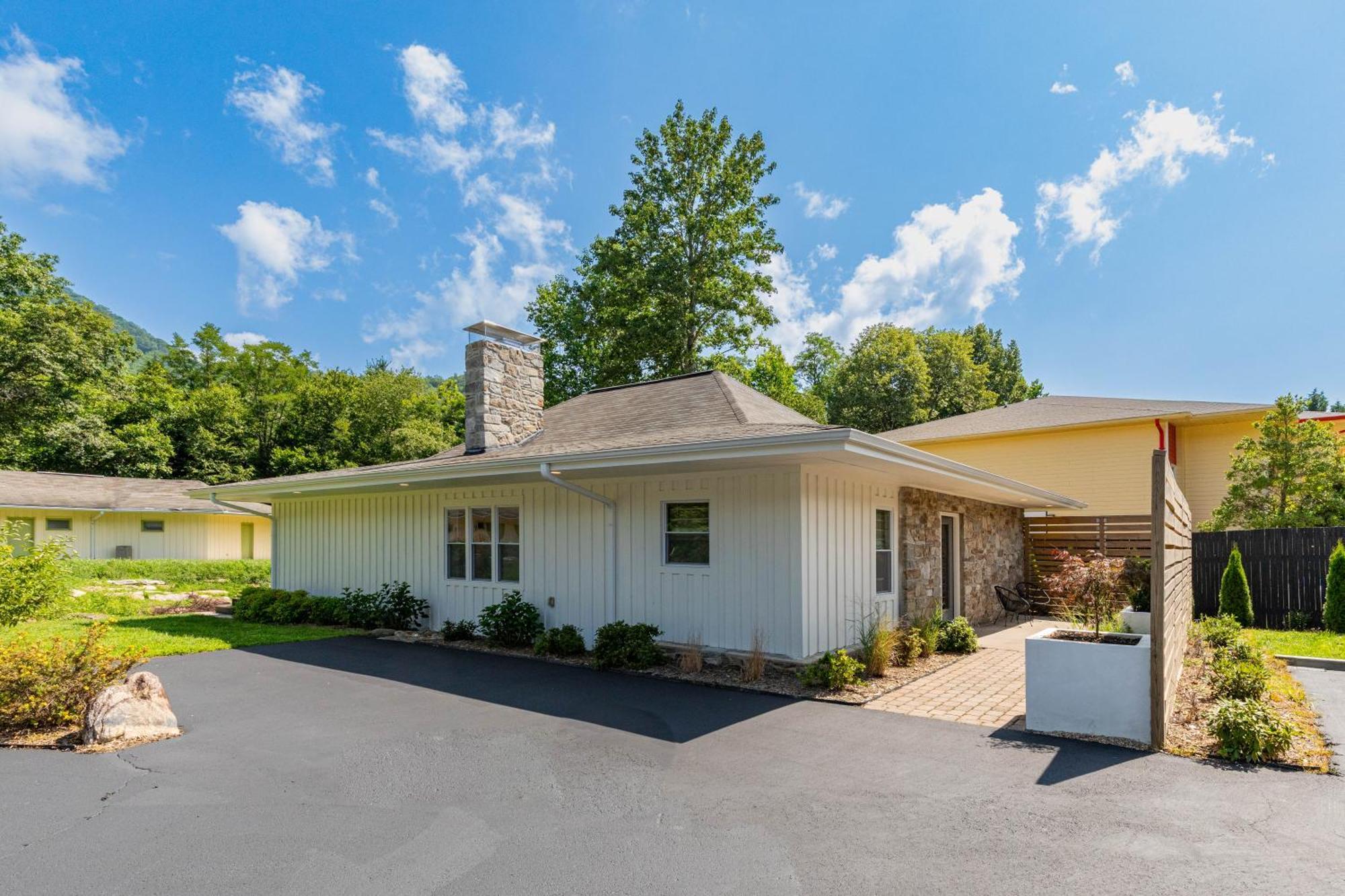 Dogwood Boutique Motel Maggie Valley Exterior photo