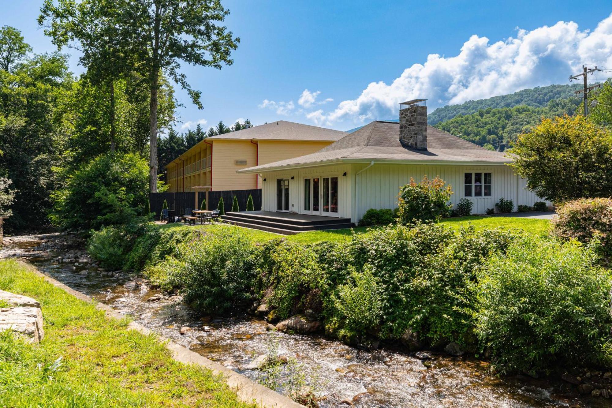 Dogwood Boutique Motel Maggie Valley Exterior photo
